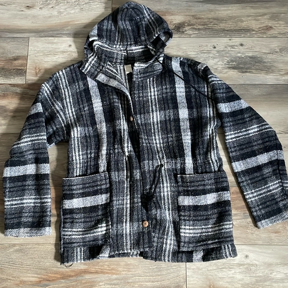 ⭐️3 FOR $13⭐️
Gray drug rug with hoodie